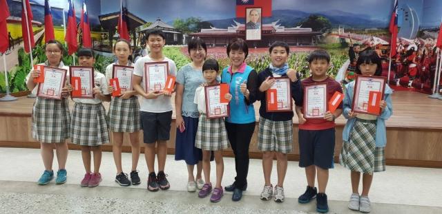 https://www.bcps.hlc.edu.tw/uploads/tadgallery/2019_09_25/1317_吉安鄉語文競賽_190925_0036_0.jpg 