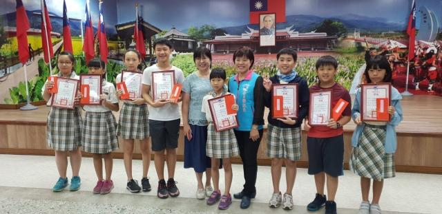 https://www.bcps.hlc.edu.tw/uploads/tadgallery/2019_09_25/1320_吉安鄉語文競賽_190925_0037_1.jpg 